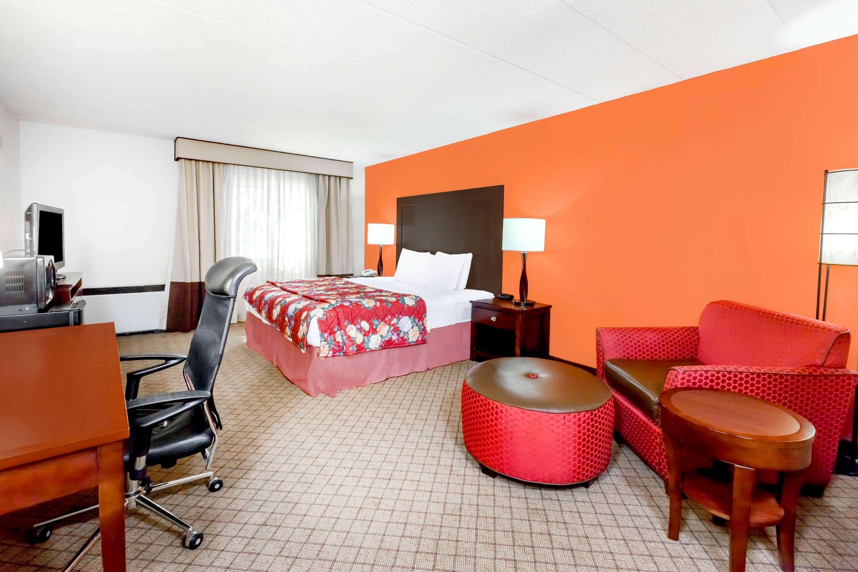 Clarion Hotel Lansing Exterior photo